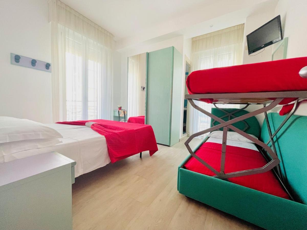 Hotel Eiffel Rimini Ngoại thất bức ảnh