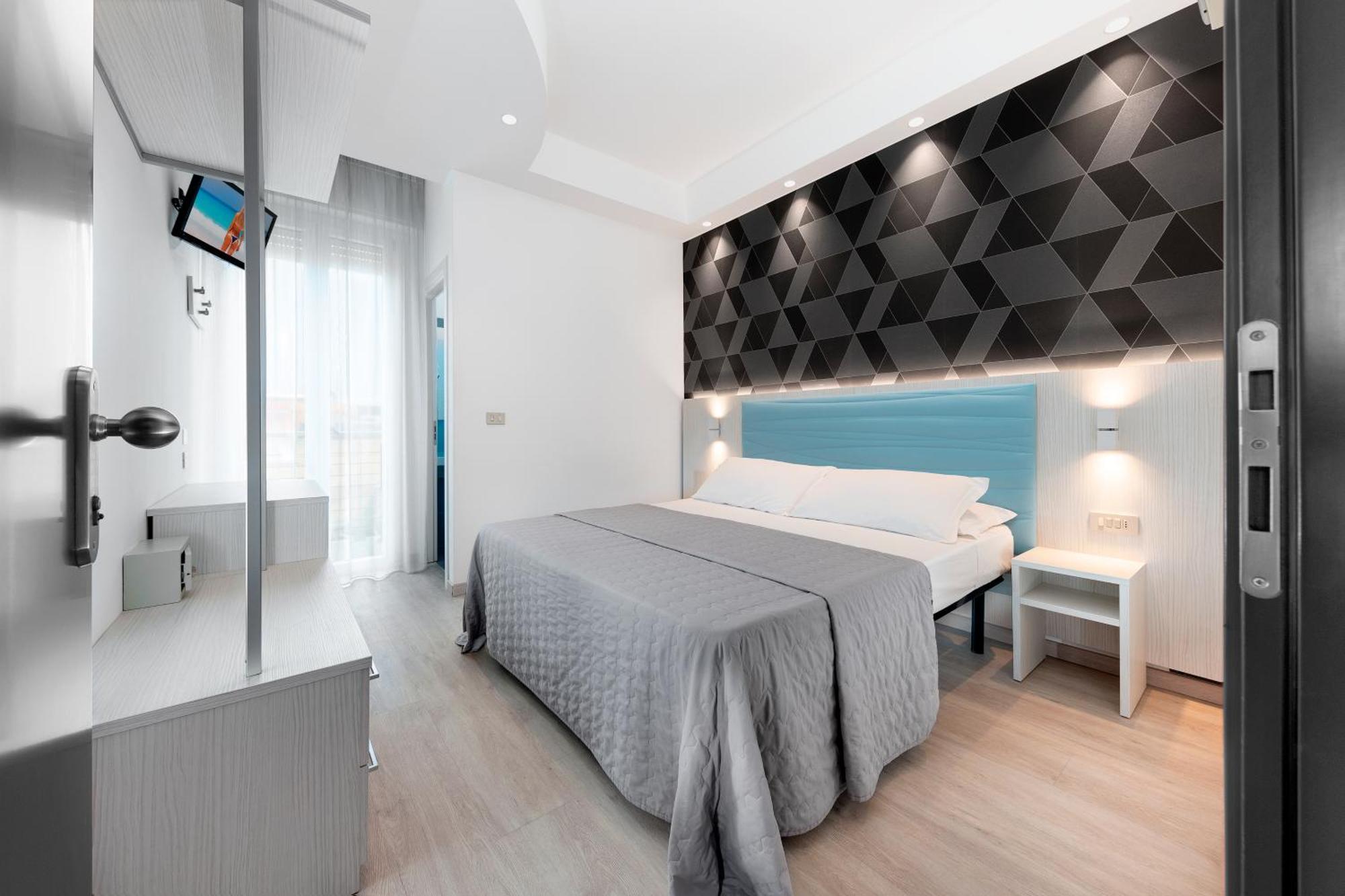 Hotel Eiffel Rimini Ngoại thất bức ảnh