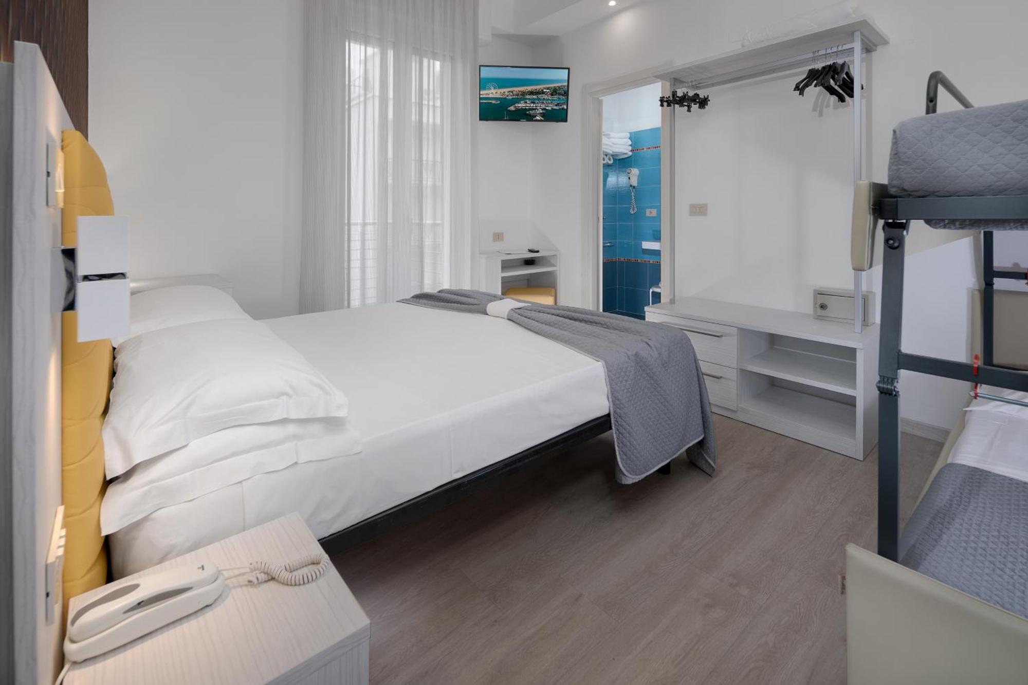 Hotel Eiffel Rimini Ngoại thất bức ảnh