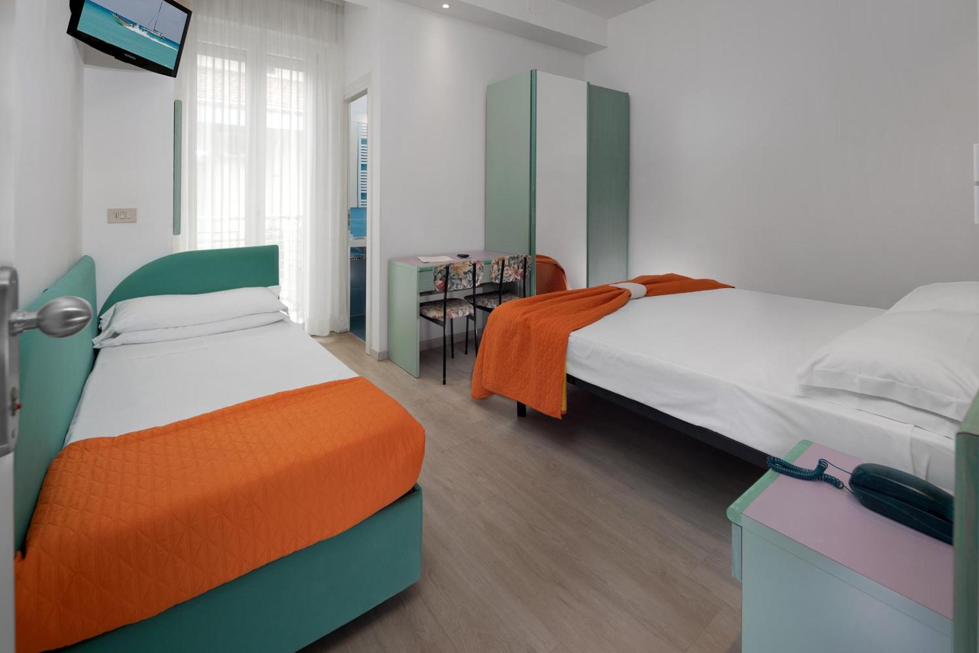 Hotel Eiffel Rimini Phòng bức ảnh