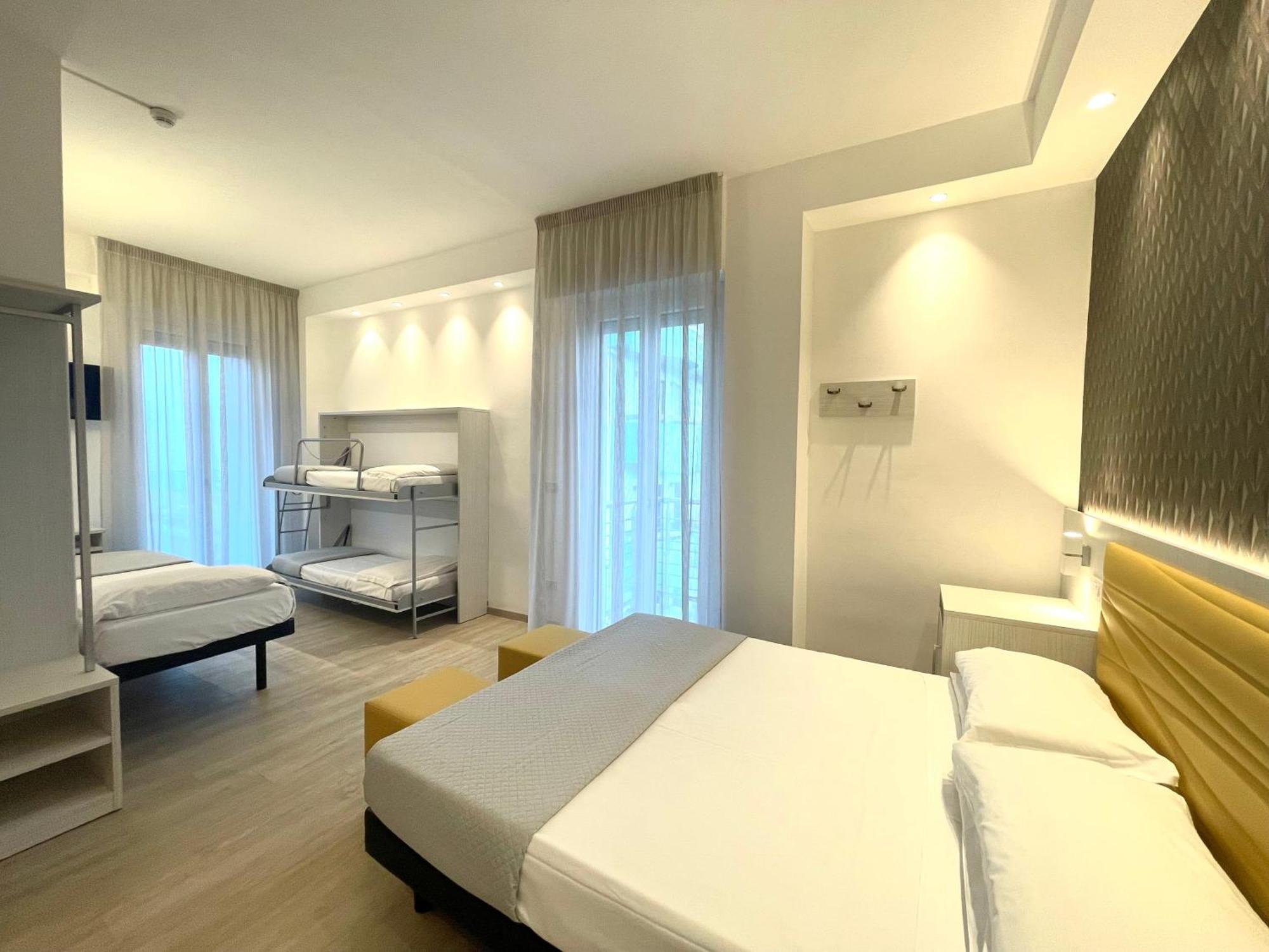 Hotel Eiffel Rimini Ngoại thất bức ảnh