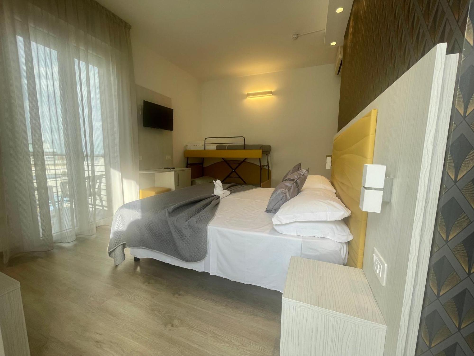 Hotel Eiffel Rimini Ngoại thất bức ảnh